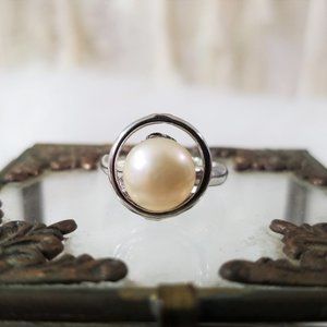 nwot 9mm Ivory Saltwater Pearl Halo Ring